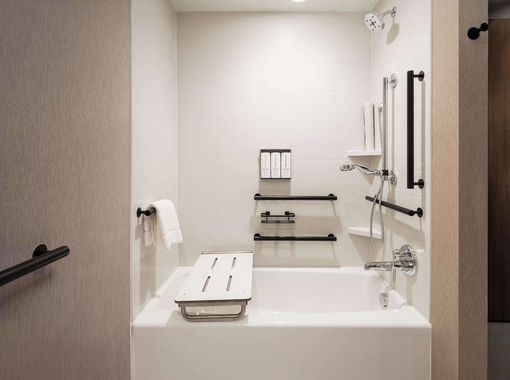 Hyatt Place Nashville/Green Hills 40/40