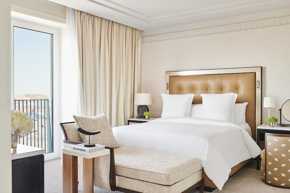 Four Seasons Hotel Madrid 11/72