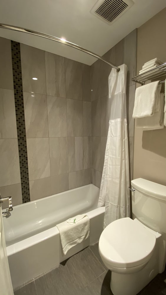 Sahara Courtyard Inn 69/70