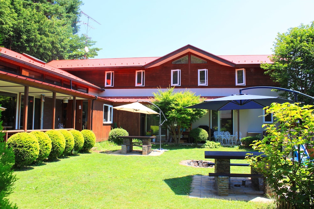 Pension Field 28/32