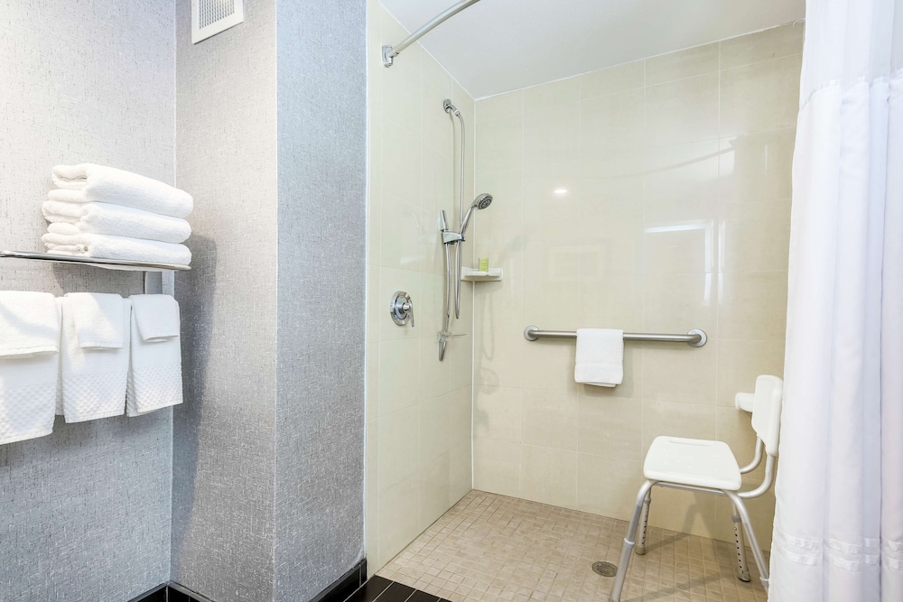Doubletree By Hilton Austin University Area 12/58