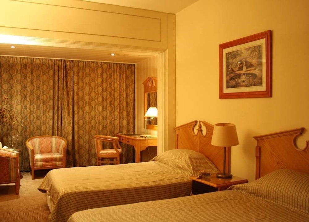Grand Hotel Beirut 11/20