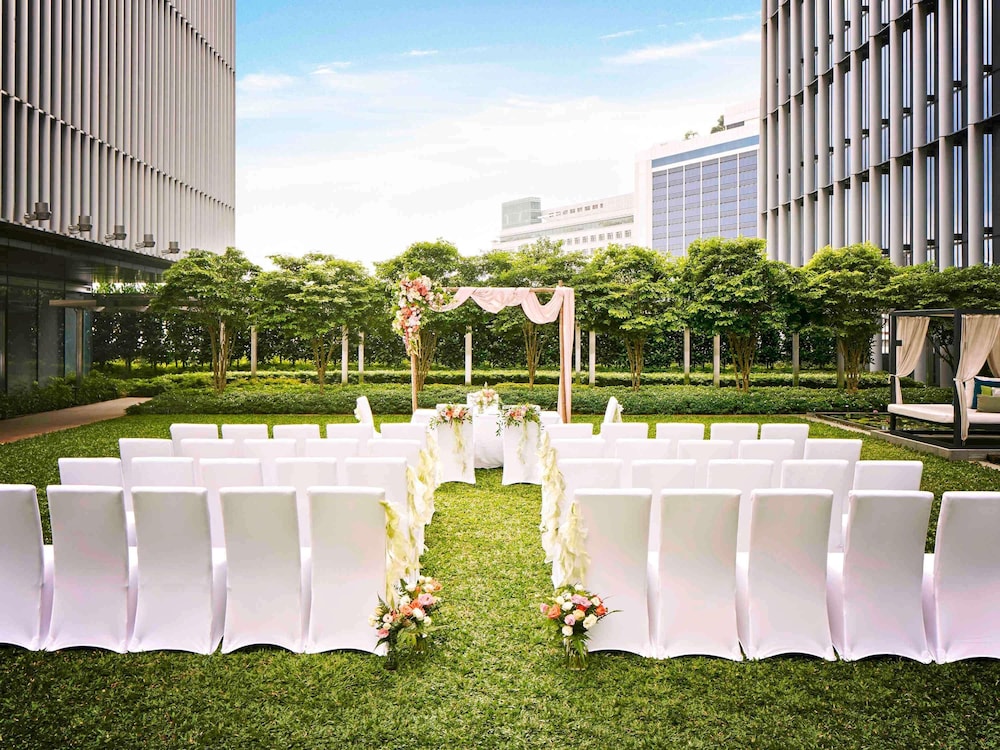 Sofitel Singapore City Centre 66/71