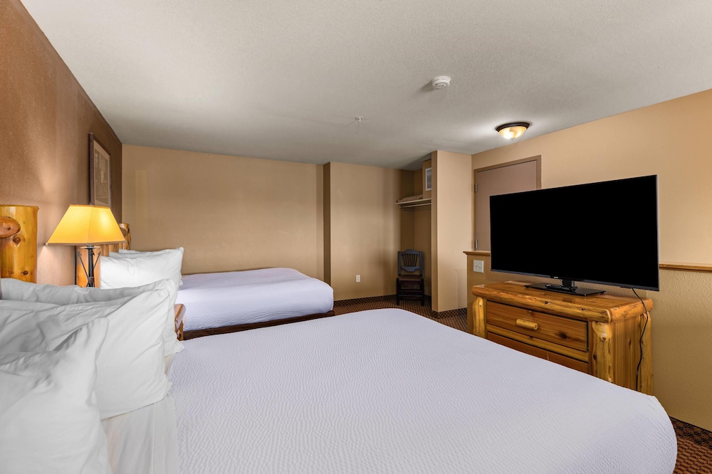 Loft, Suite, 3 Queen Beds, Sofa, Patio