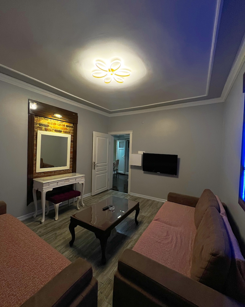 Taksim Cmlm Apart 34/50
