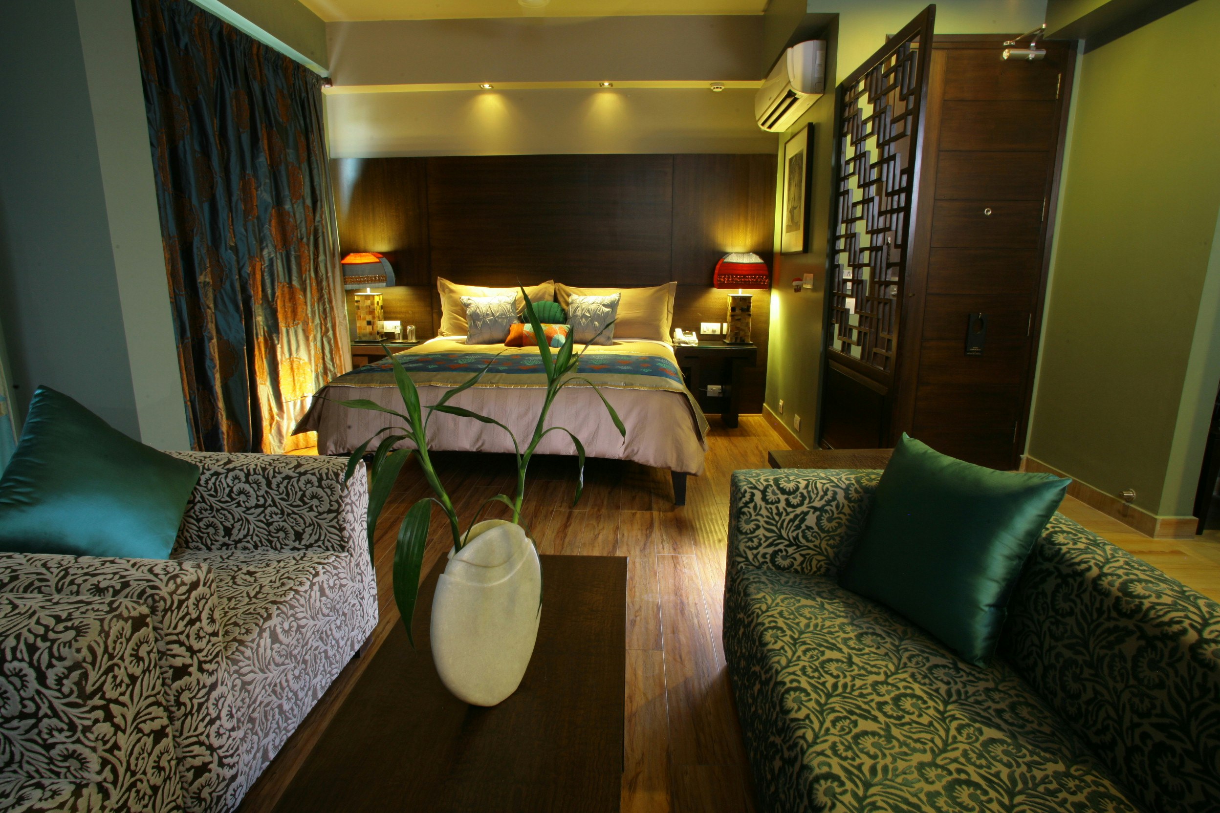 juSTa Gurgaon 3/5