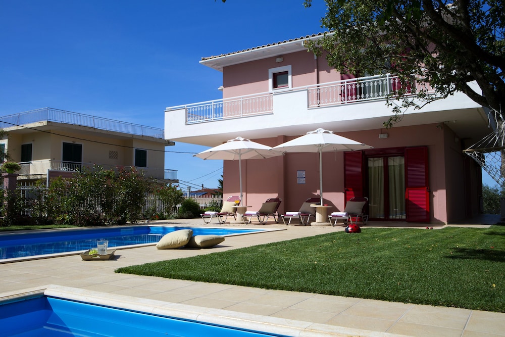 Exanthia Villas 8/50