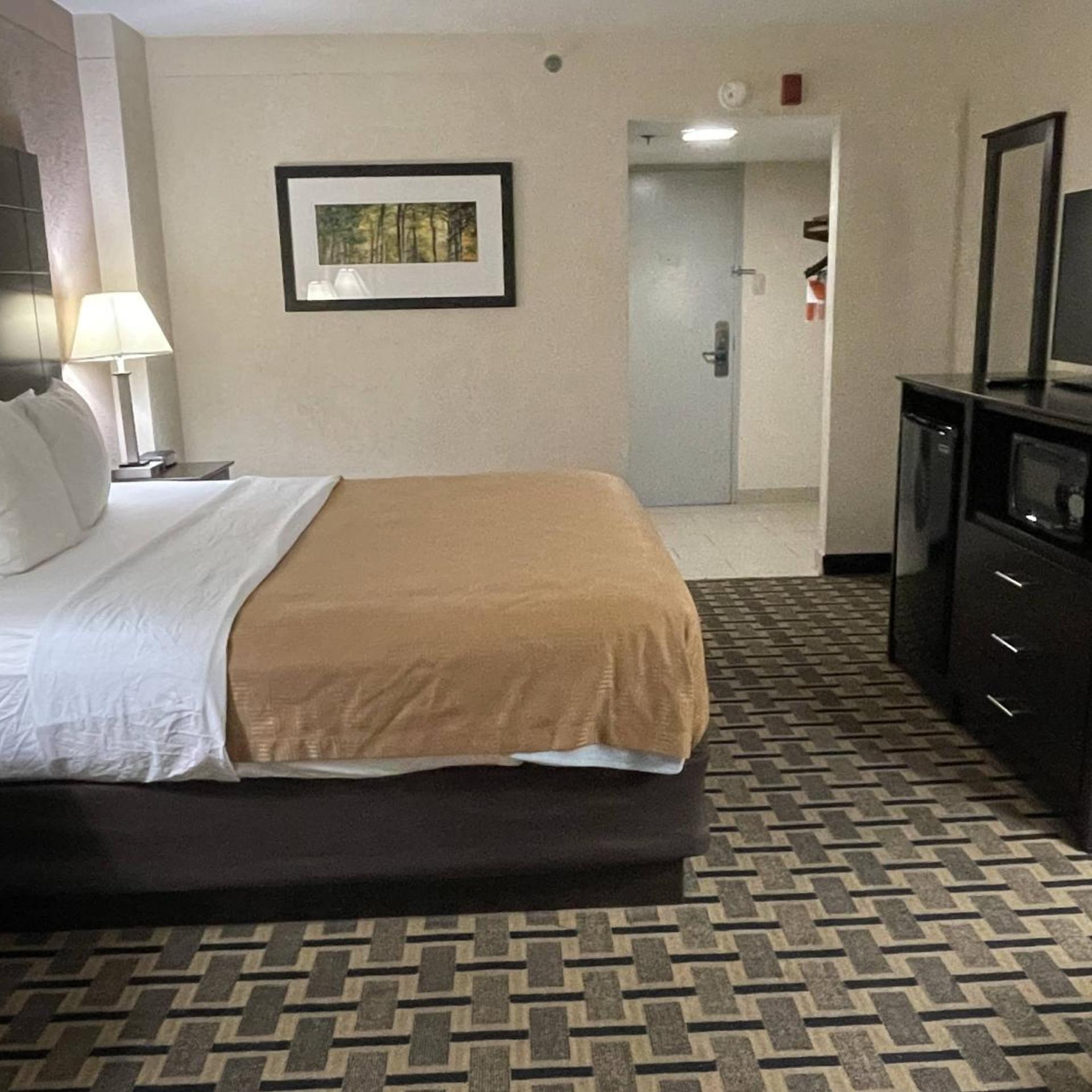 BUSINESS, SUITE, KING BED