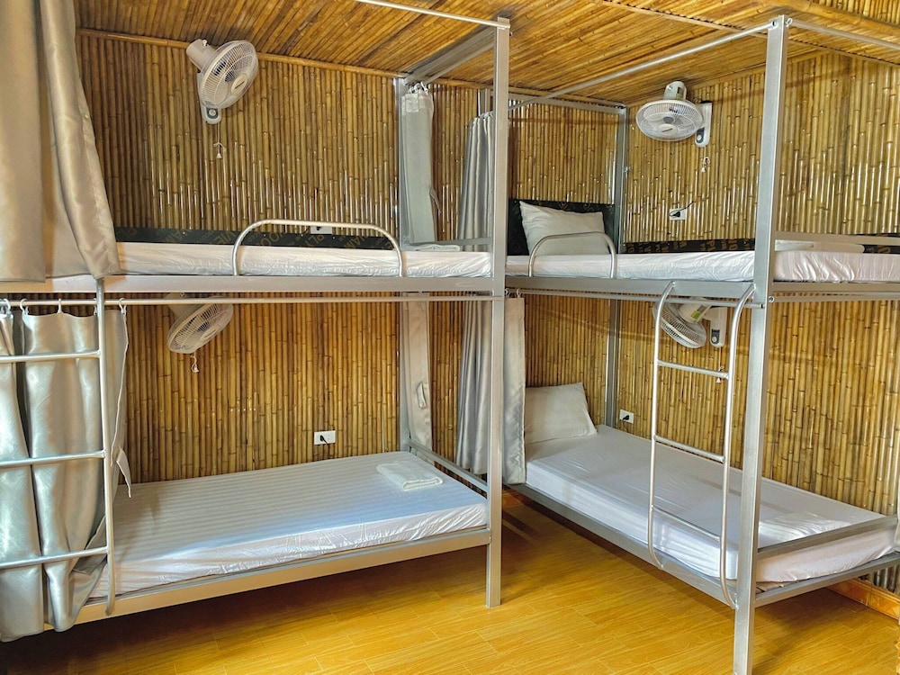 Tuan Ngoc Hotel 52/72