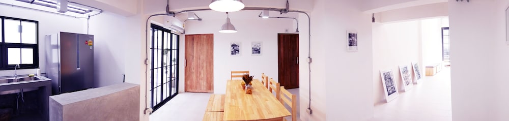 The Companion - Hostel 45/45