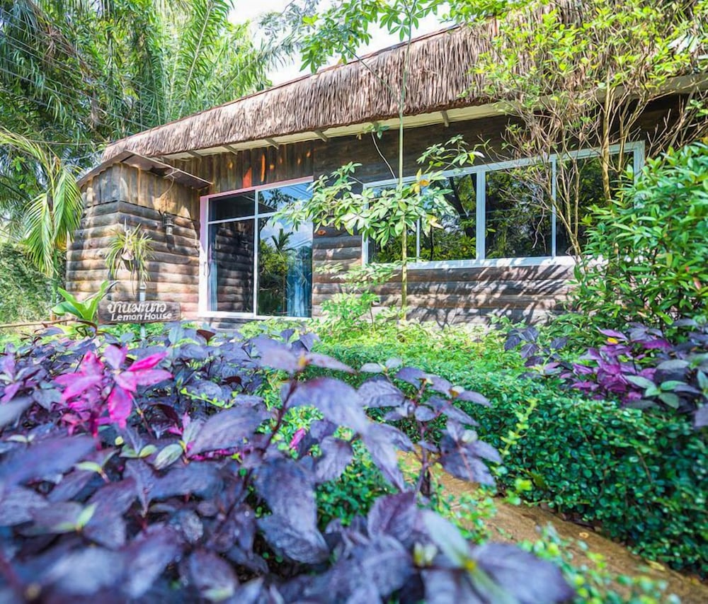 Phutara Resort Ranong 7/61