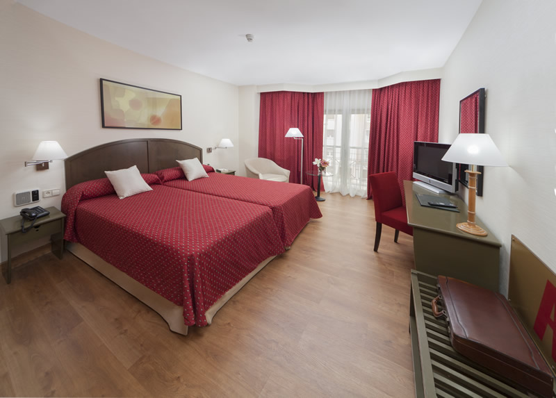 Aparto Hotel Rosales 8/24