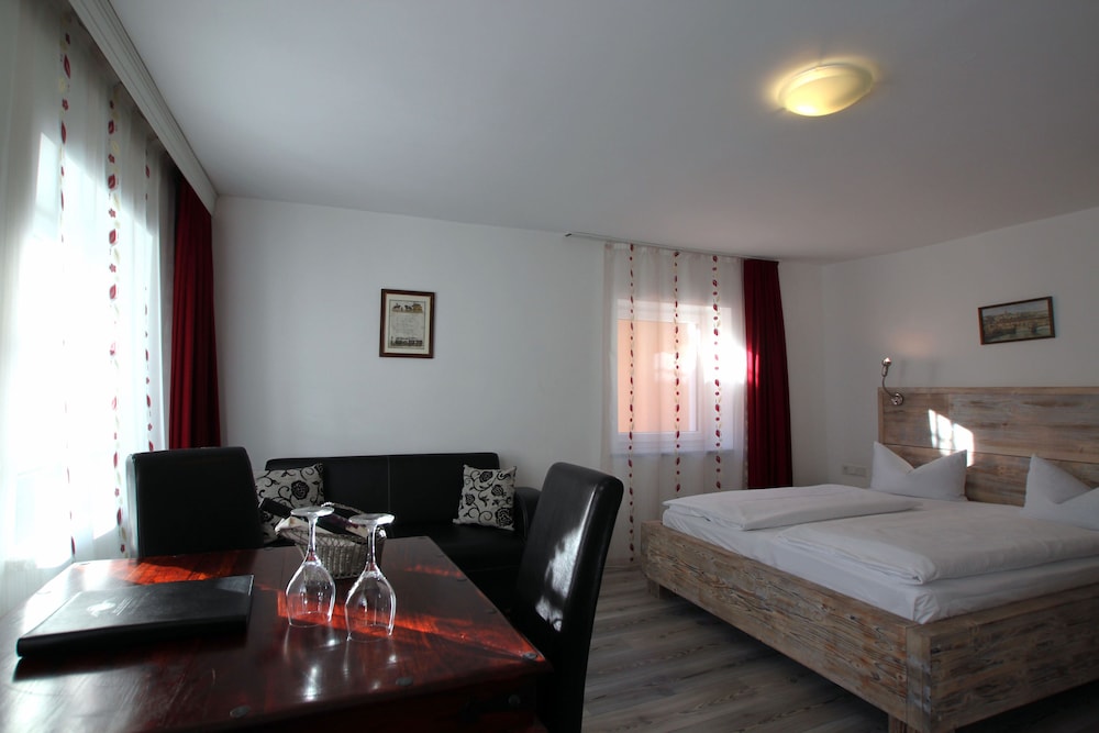 ATLAS Posthotel 22/67