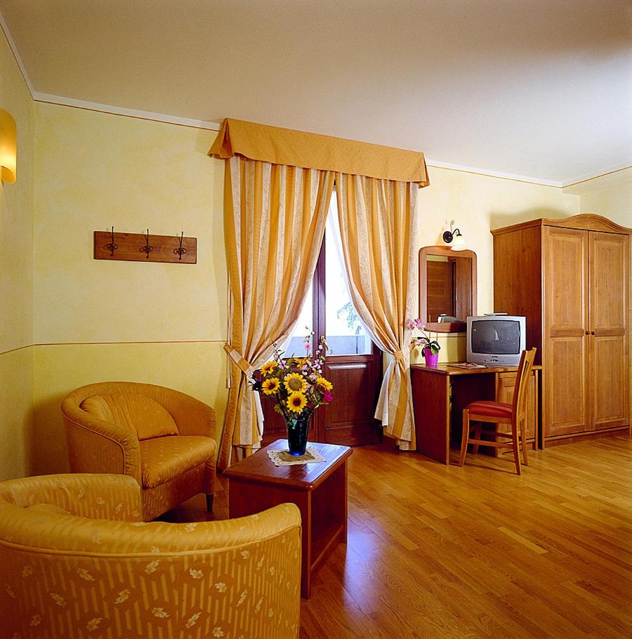 Albergo Sole 33/50