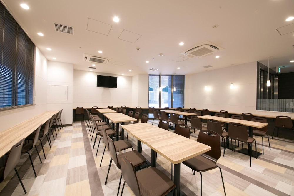 R B Hotel Shin Osaka Kita Guchi 38/41