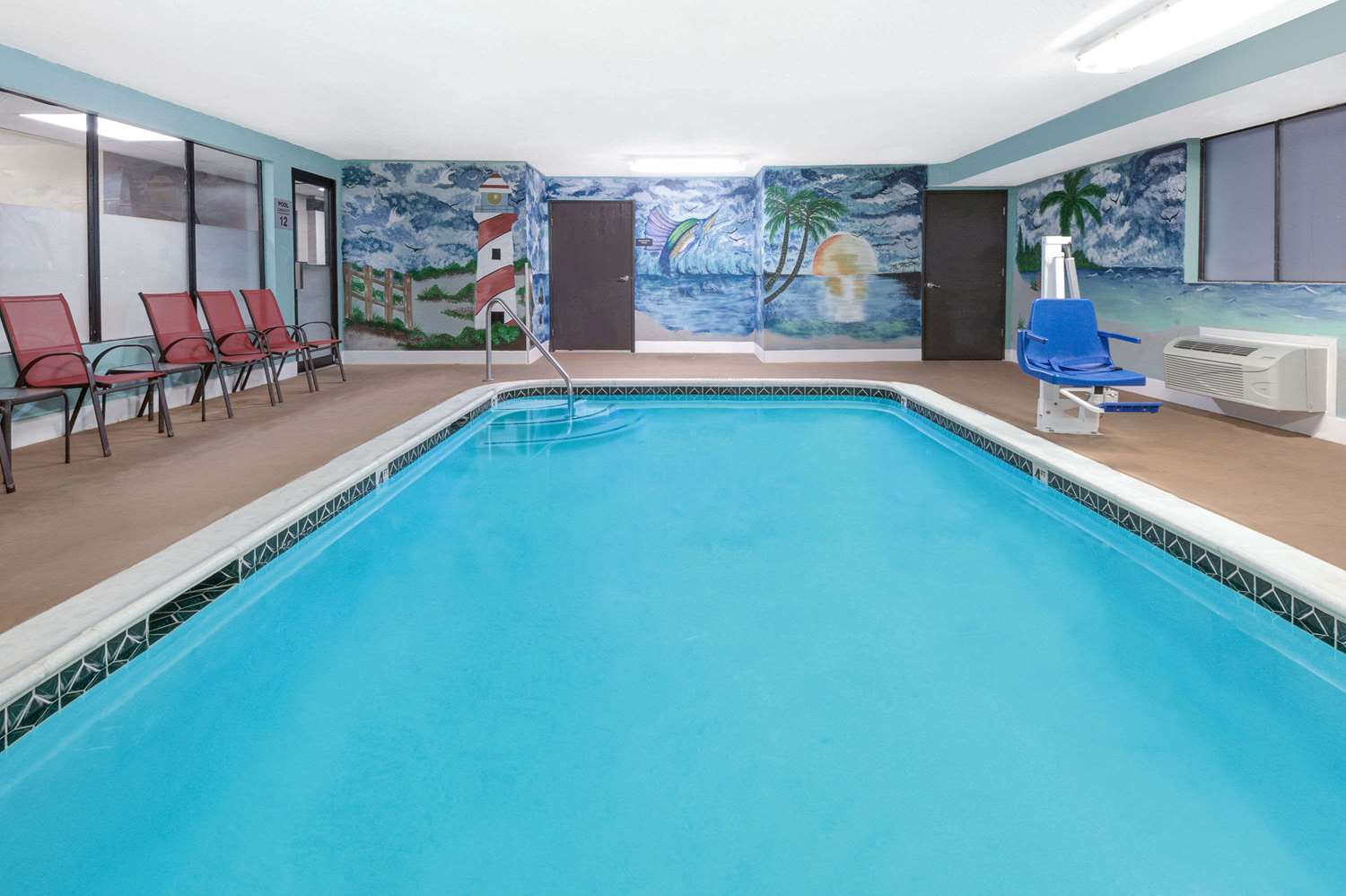 Super 8 By Wyndham Victoria/North/Mall Area 24/35
