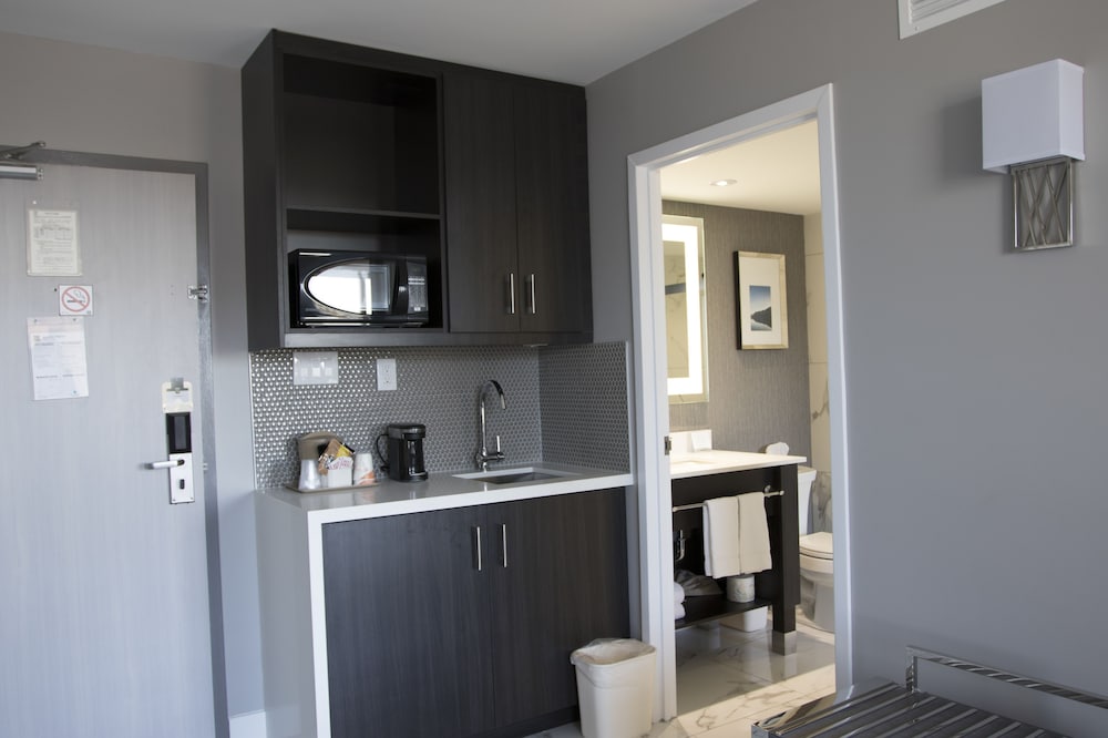 Embassy Suites By Hilton Toronto Airport 10/55