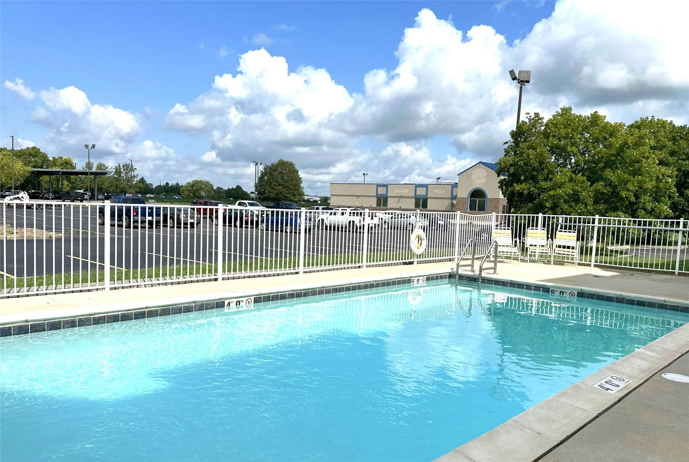 La Quinta Inn & Suites by Wyndham Collinsville - St. Louis 4/42
