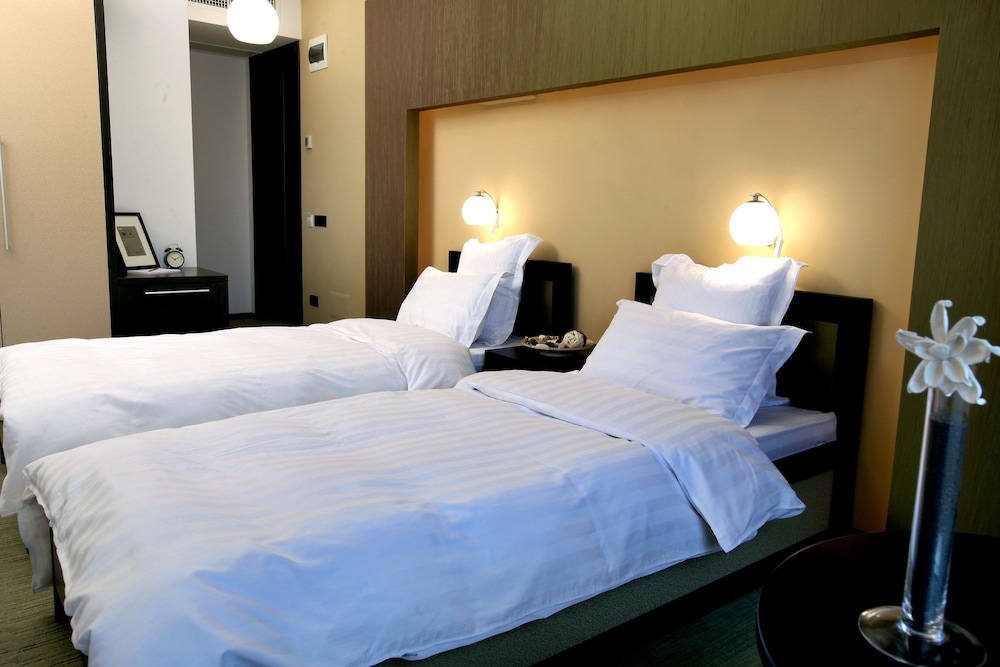 Ambiance Hotel 14/26