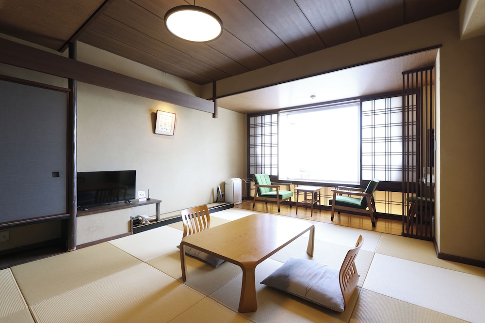 Miyahama Grand Hotel 6/24