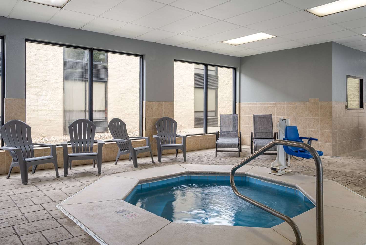 AmericInn by Wyndham Casper Event Center Area 42/55