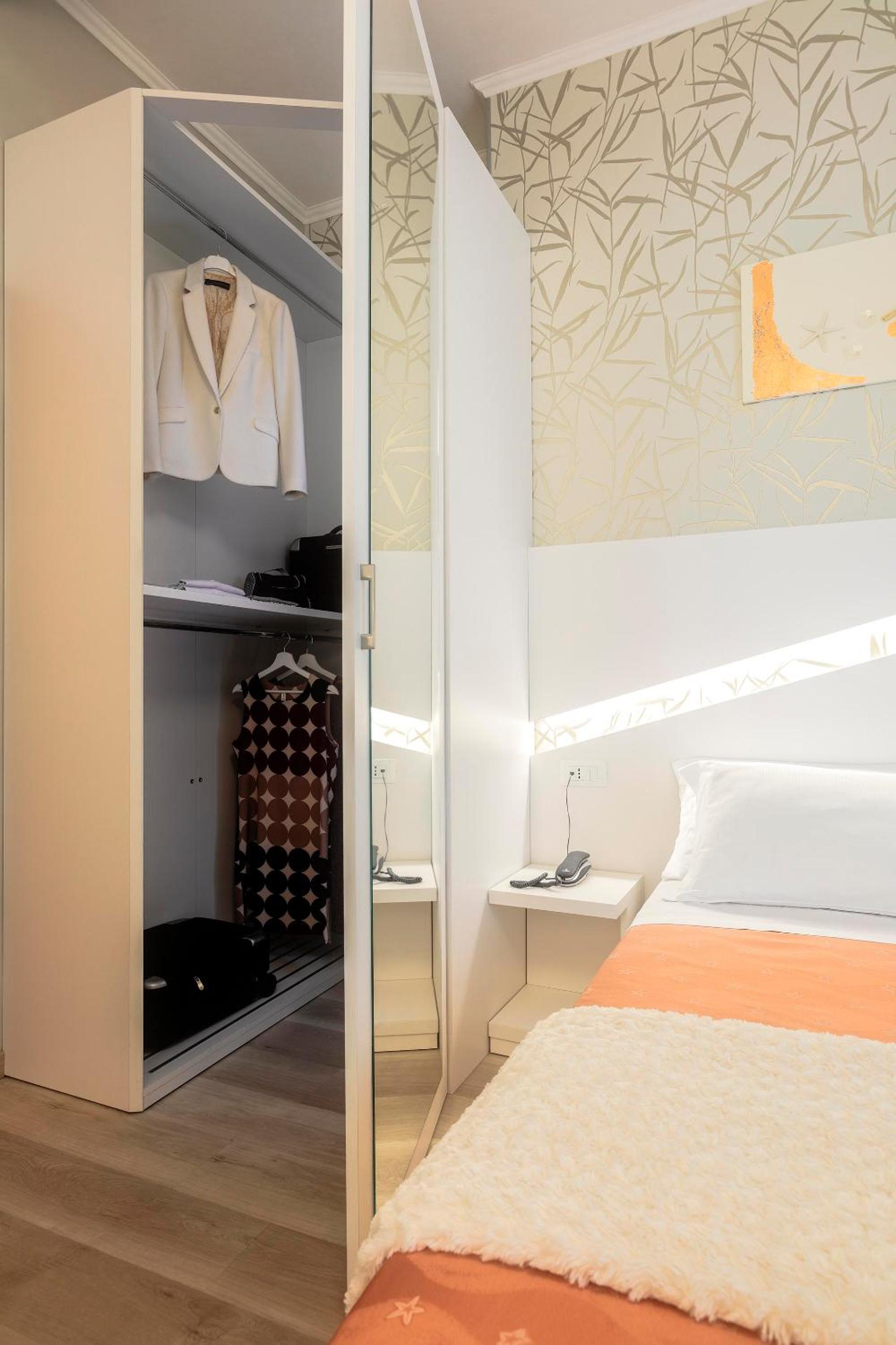 Hotel Ombretta Mare 17/24