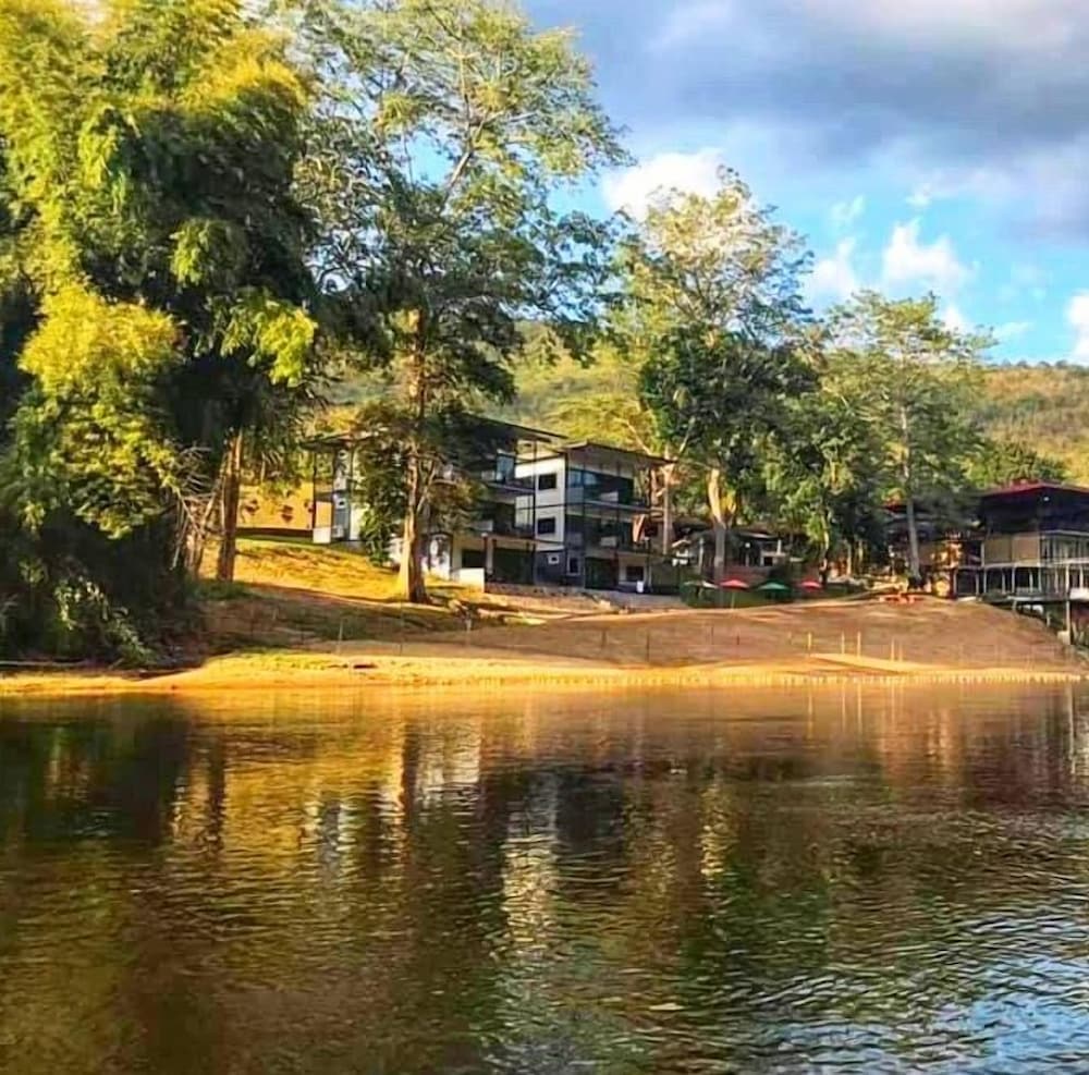 PECHMANEEKAN BEACH RESORT 63/71