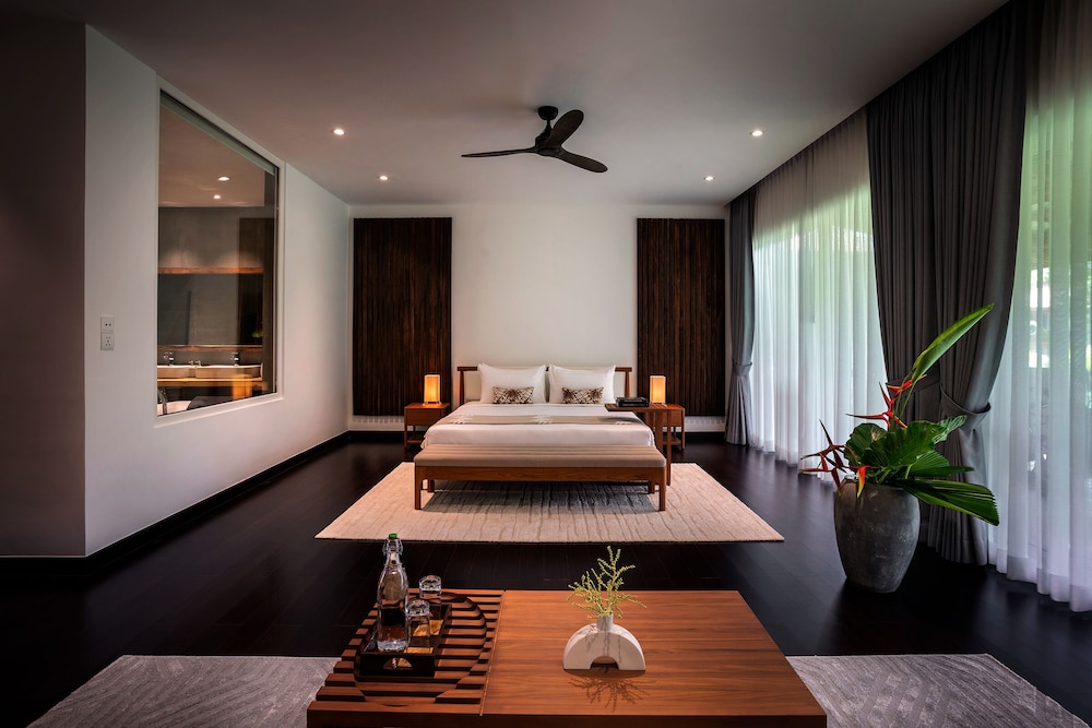 Farmhouse Boutique Resort 24/50