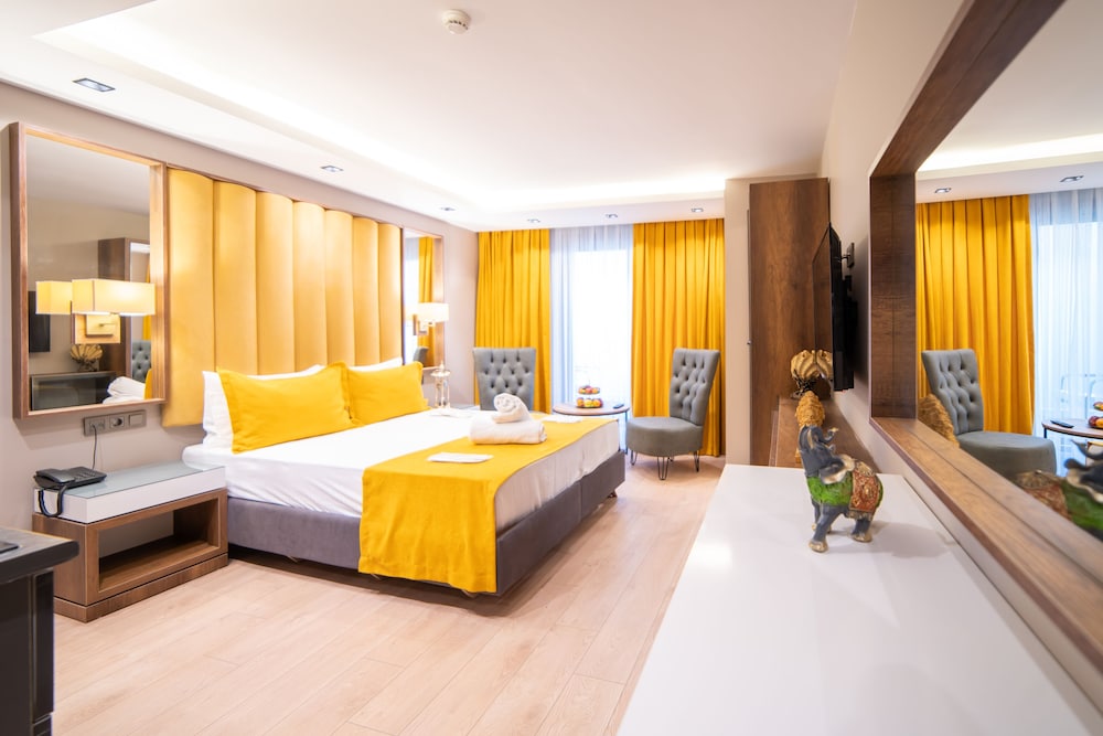 JUNIOR SUITE, STUDIO