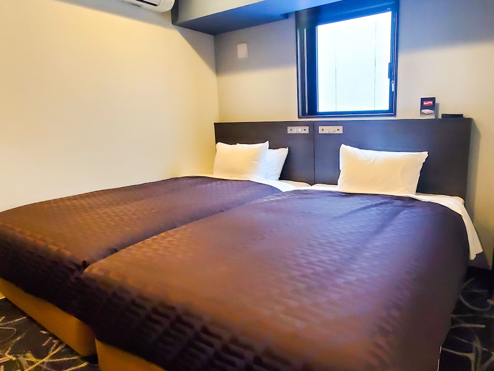 HOTEL LiVEMAX Yokohama Stadium Mae 10/25