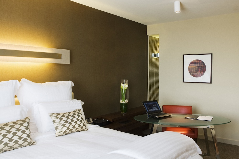 SUPERIOR, KING BED