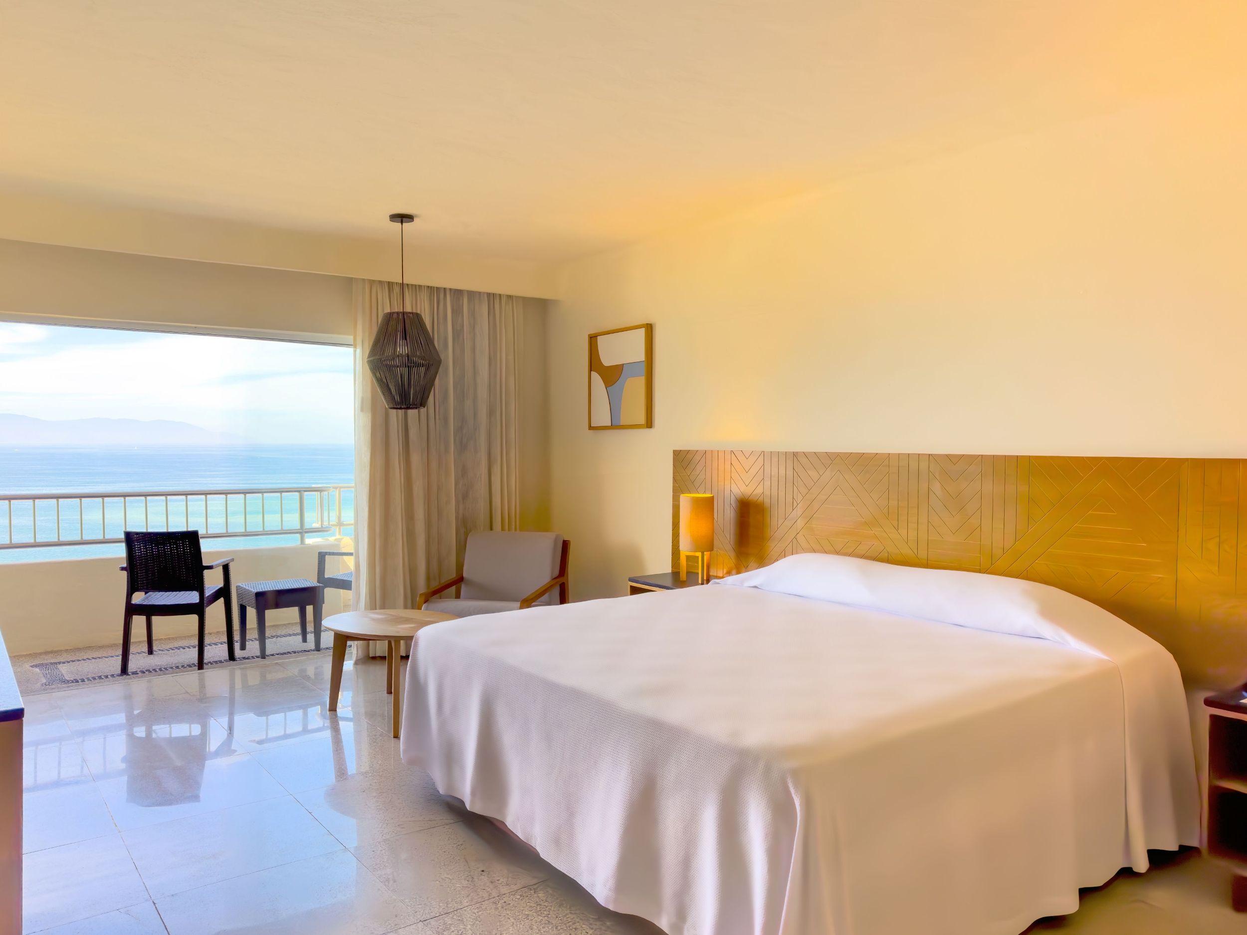 Deluxe, Panoramic View