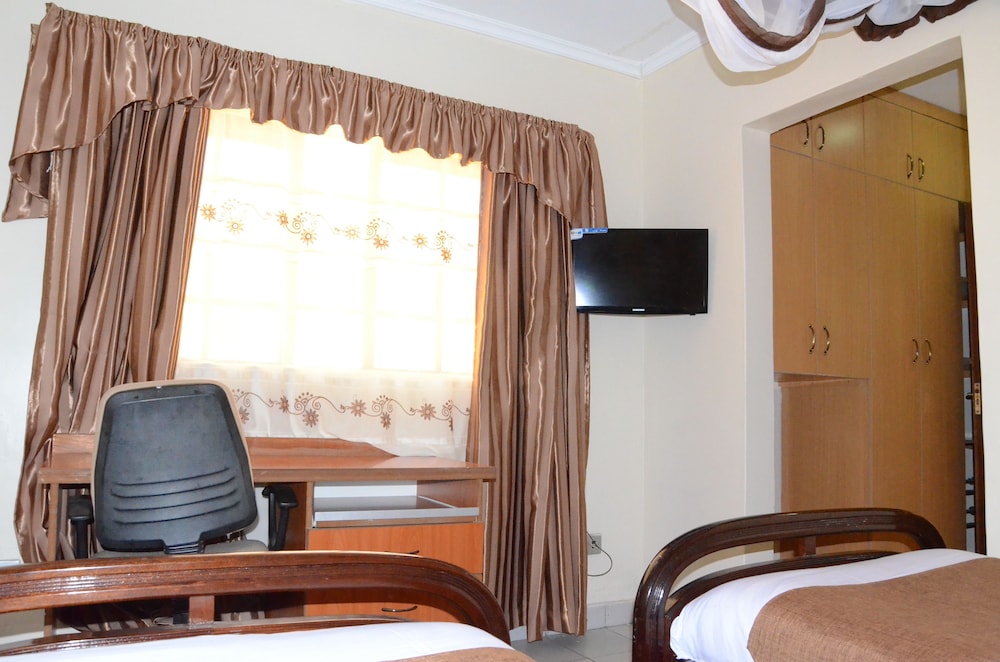 Tents Hotel 24/32