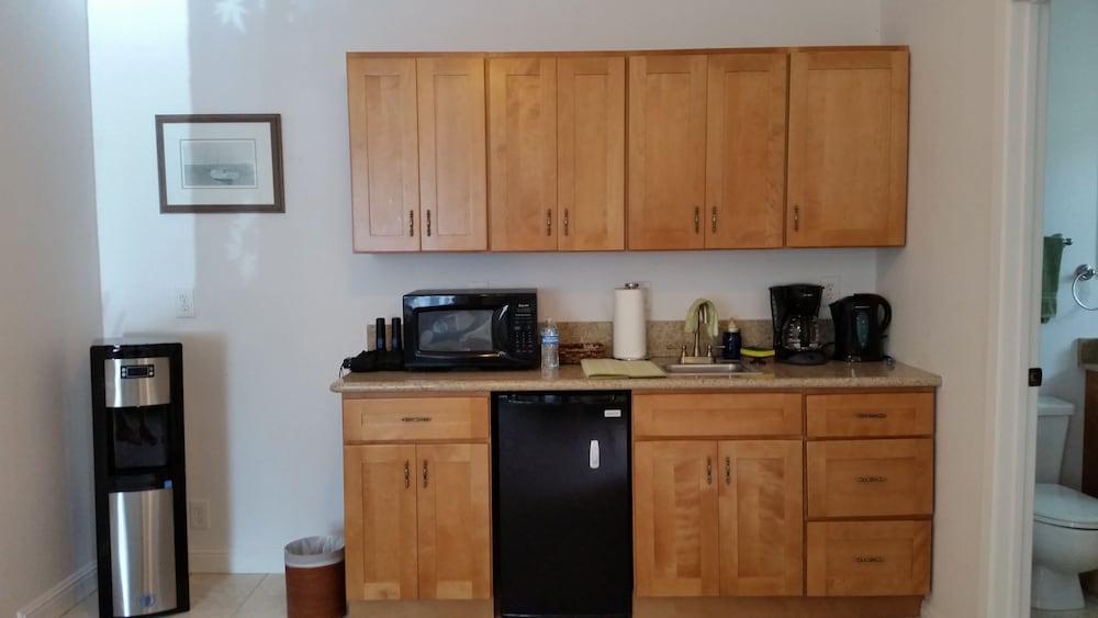 Volcano Acres Ranch Bed and Breakfast 61/75