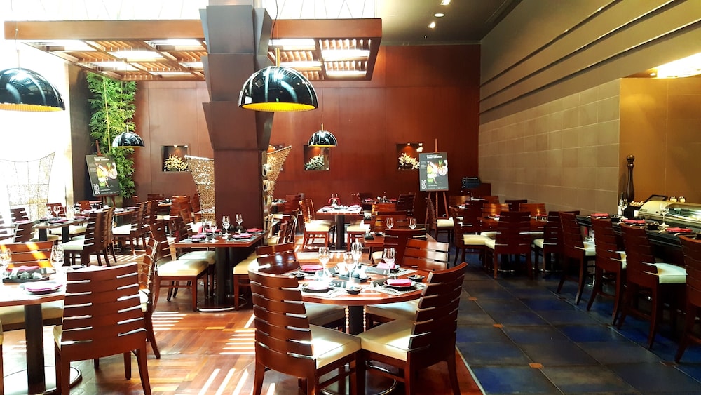 Crowne Plaza Jeddah 55/69
