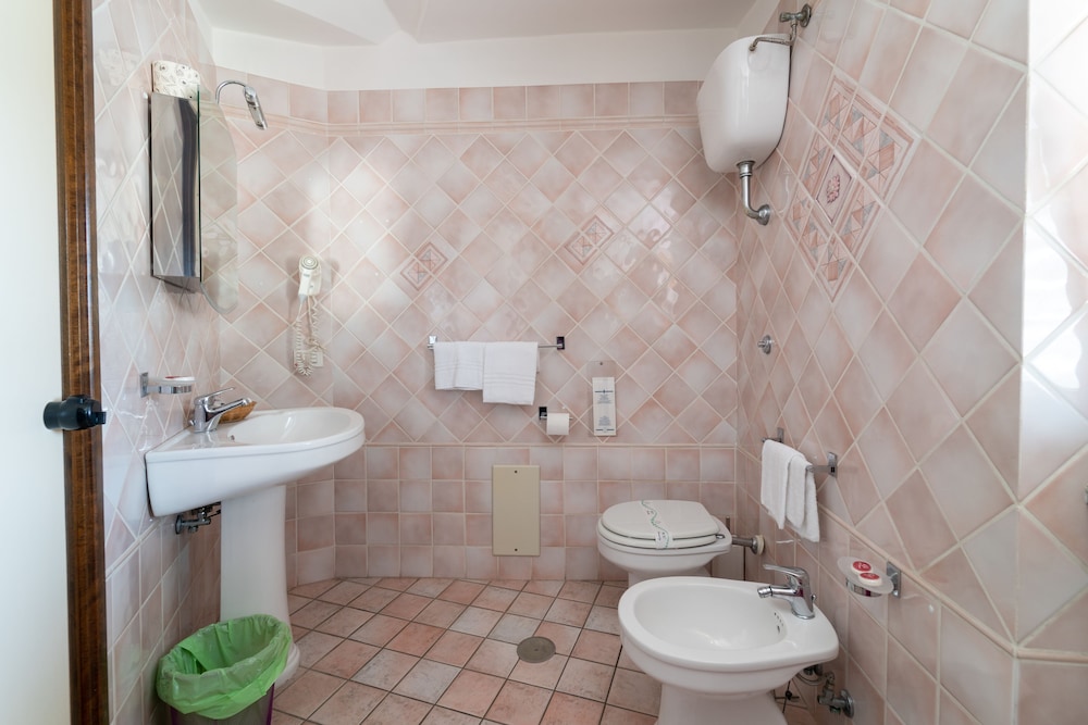 Hotel Ristorante Il Ceppo 16/70
