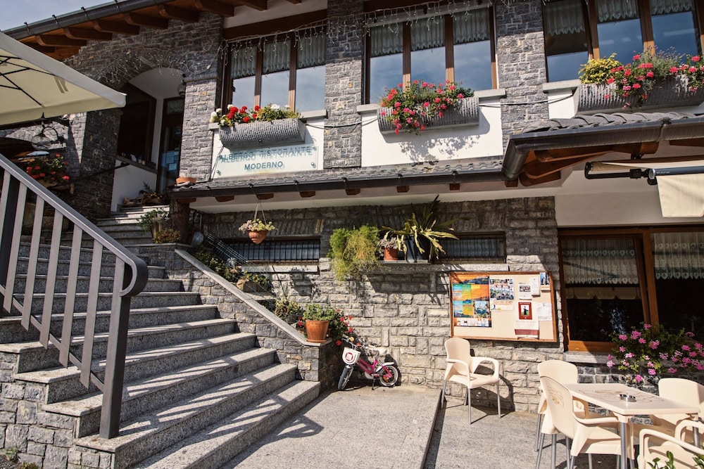 Albergo Moderno 2/50