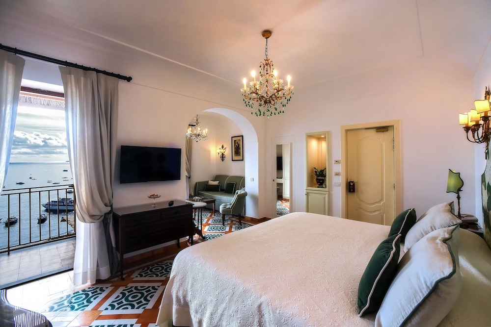 DELUXE, KING BED, SEA VIEW, SOFA, BALCONY