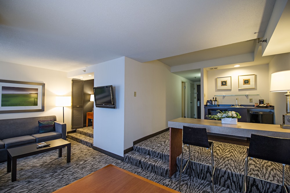 CAMBRIDGE SUITES HALIFAX HOTEL 46/64