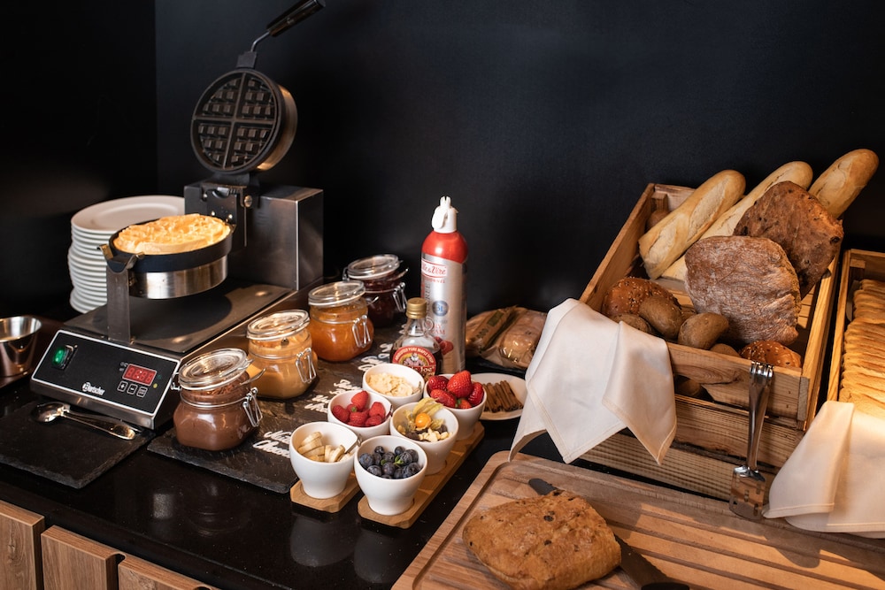 Hilton Garden Inn Bucharest Airport 36/53