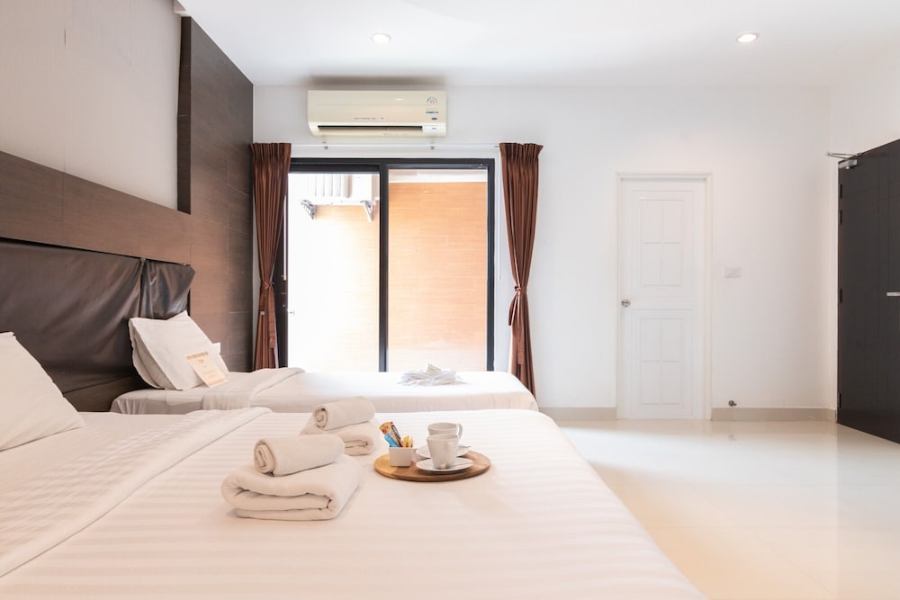 Plus, Superior, 1 Double and 1 Single Bed