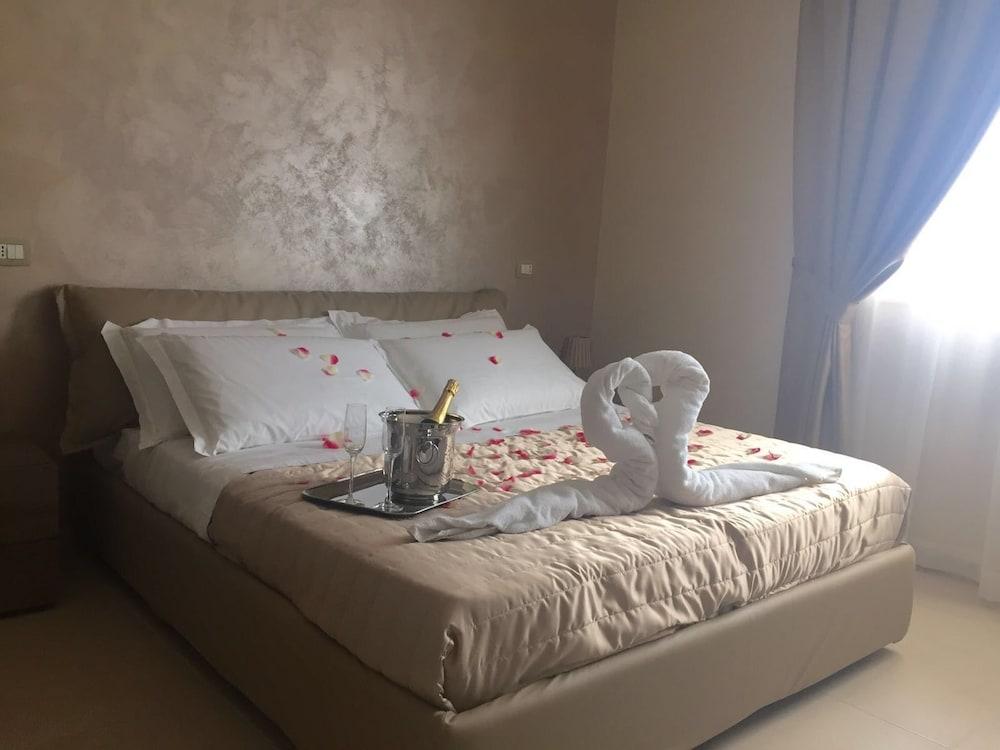 Room, Triple