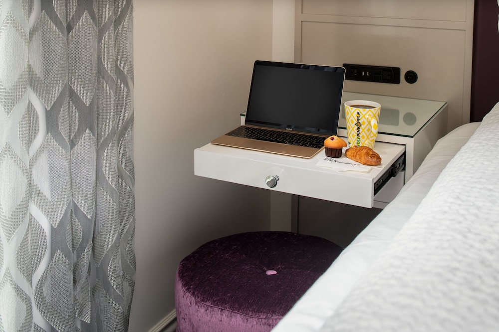 Staypineapple An Artful Hotel Midtown New York 57/65