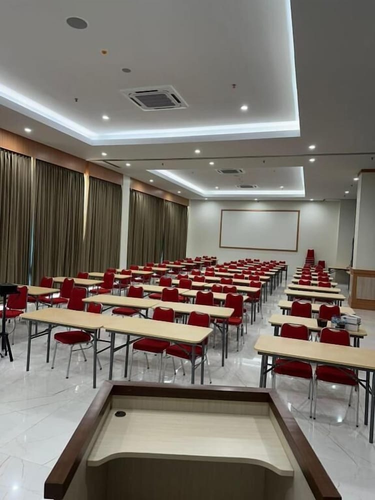 Lakeside TELL Cikarang 17/24