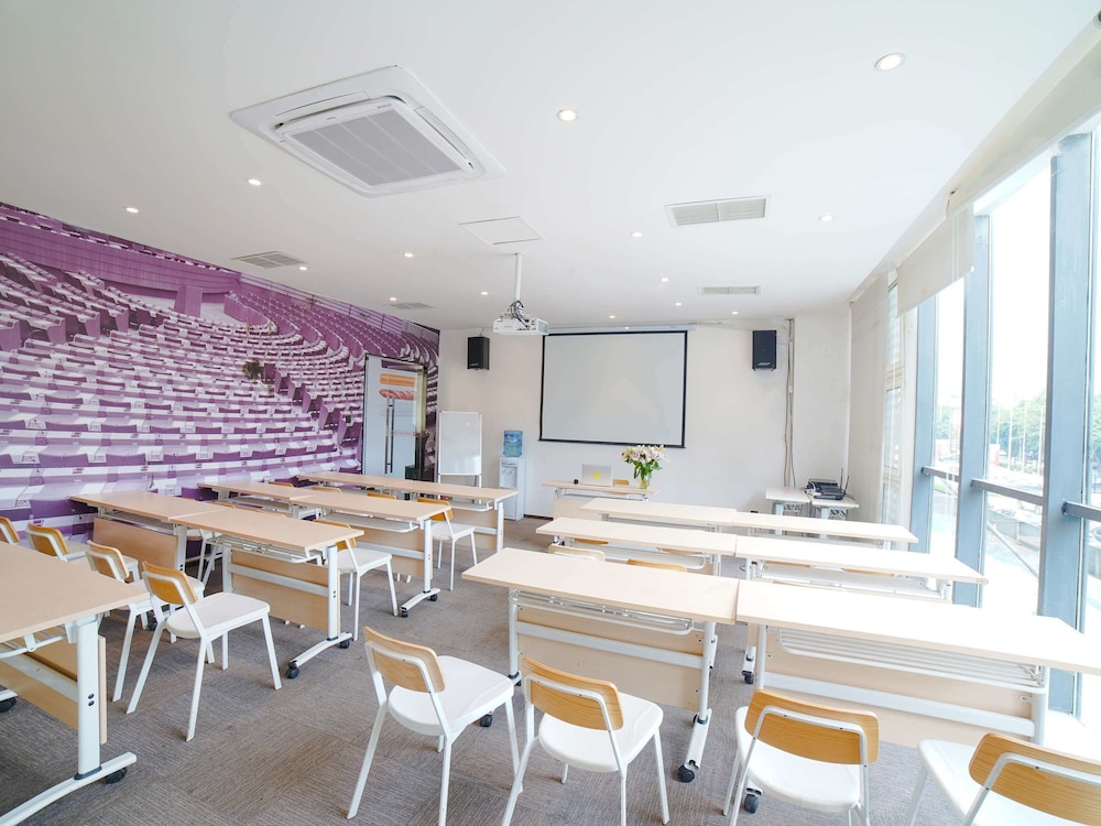 Ibis Chengdu Kehua 30/39