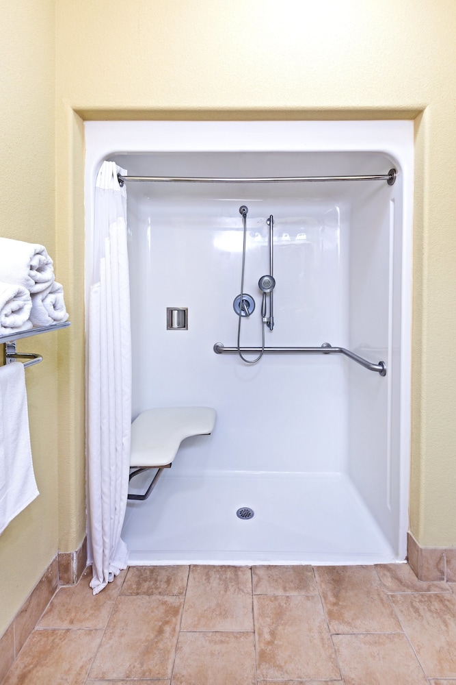 Holiday Inn Express Hotel Suites Amarillo East 16/49