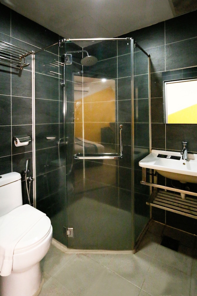 Swing & Pillows at Golden Roof Hotel Sunway Ipoh 33/33