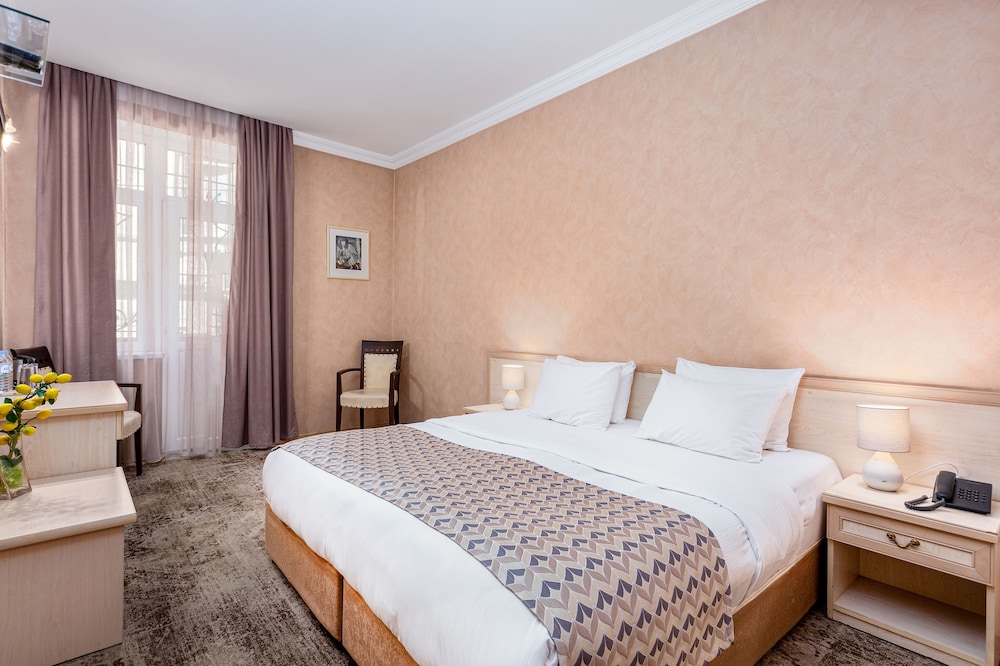 Hotel Sharden 28/75
