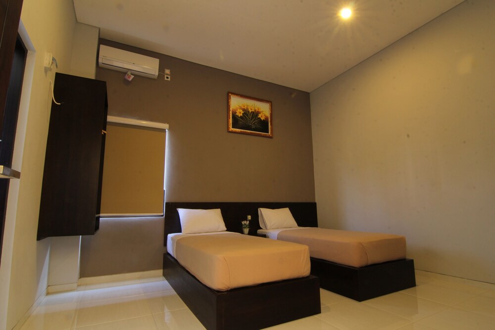 Hotel Mandari 35/65