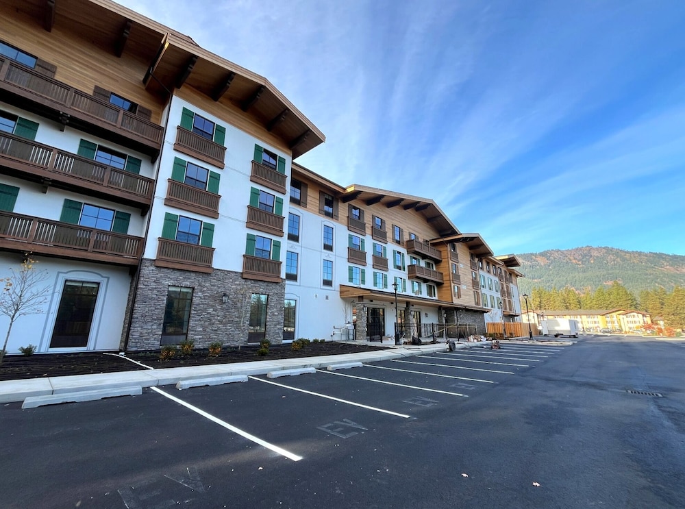 La Quinta Inn and Suites by Wyndham Leavenworth 53/60